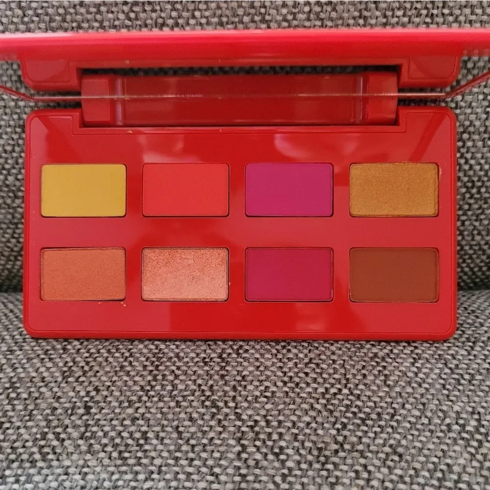 3/$15 Caliente Artist Couture Eyeshadow Palette